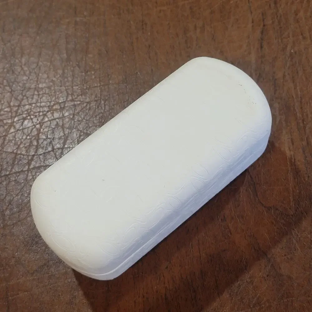 Oakley Logo Signature O Hard Clam Shell Sunglasses Large Case White 1224